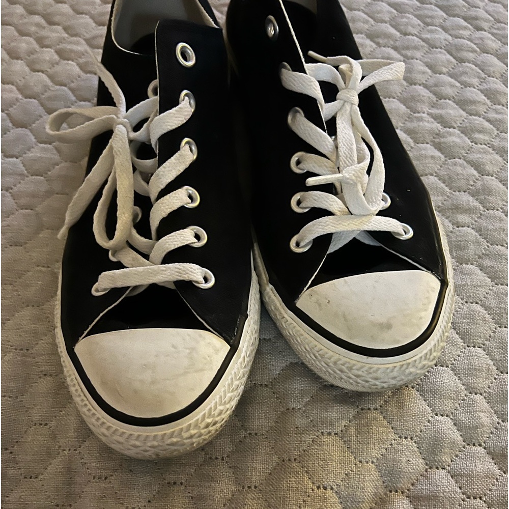 Converse Allstars black low top canvas